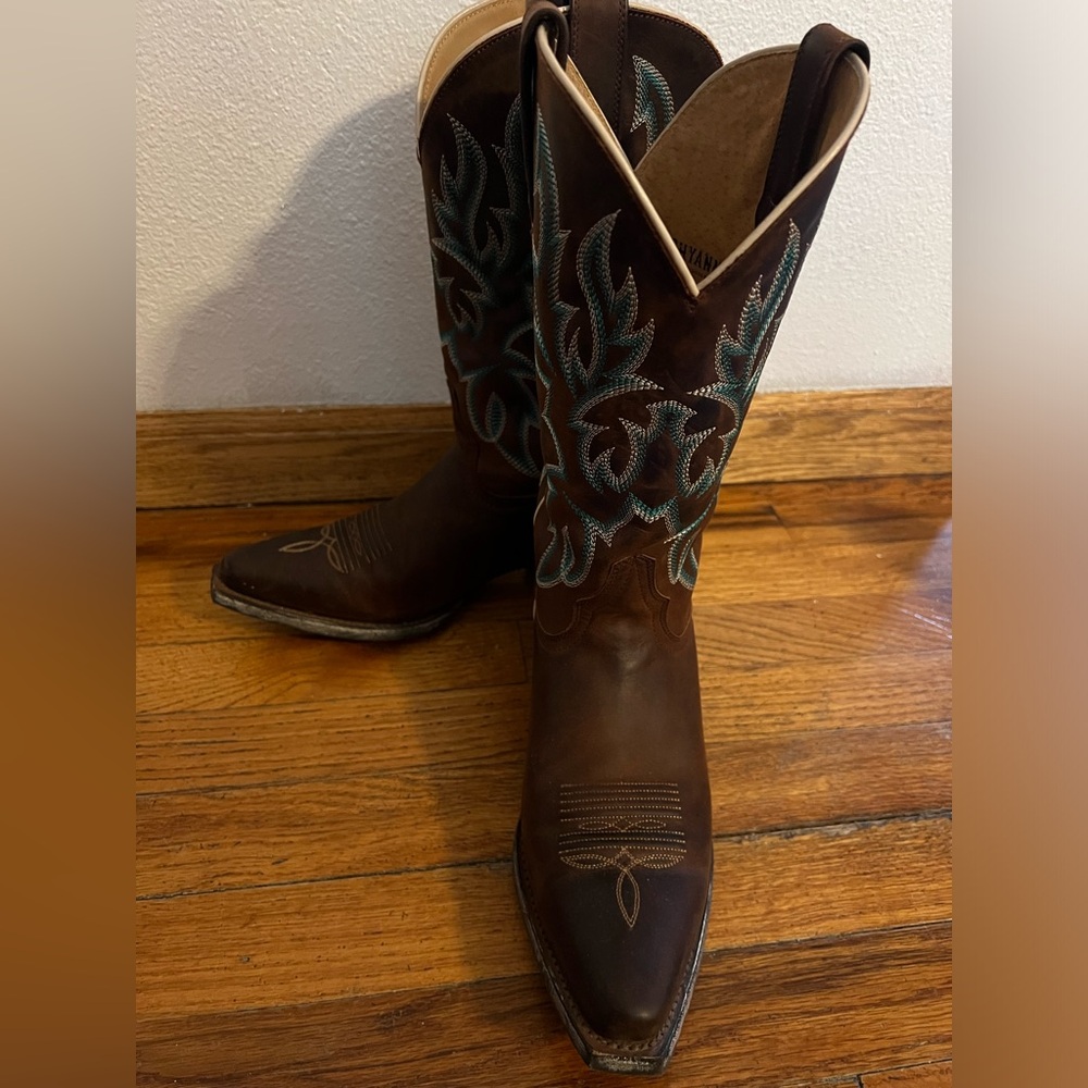 Cowgirl Boots!!